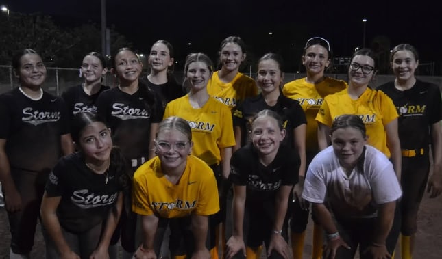 The 2026 AZ Storm Mendez 14U team together on the field